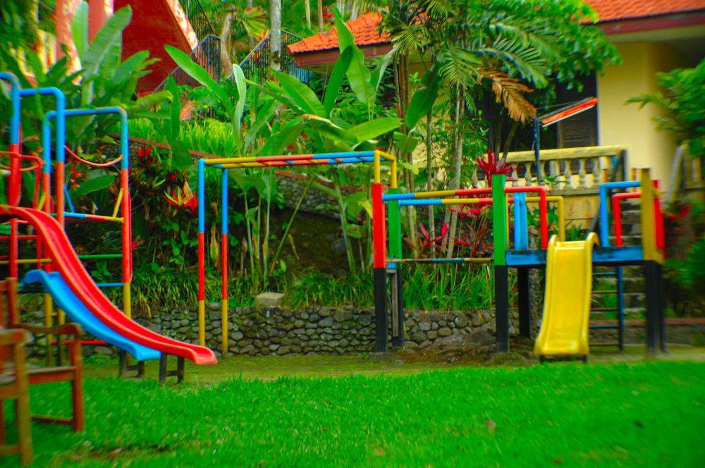 Foresta Inn Family Resort Prigen Exterior foto