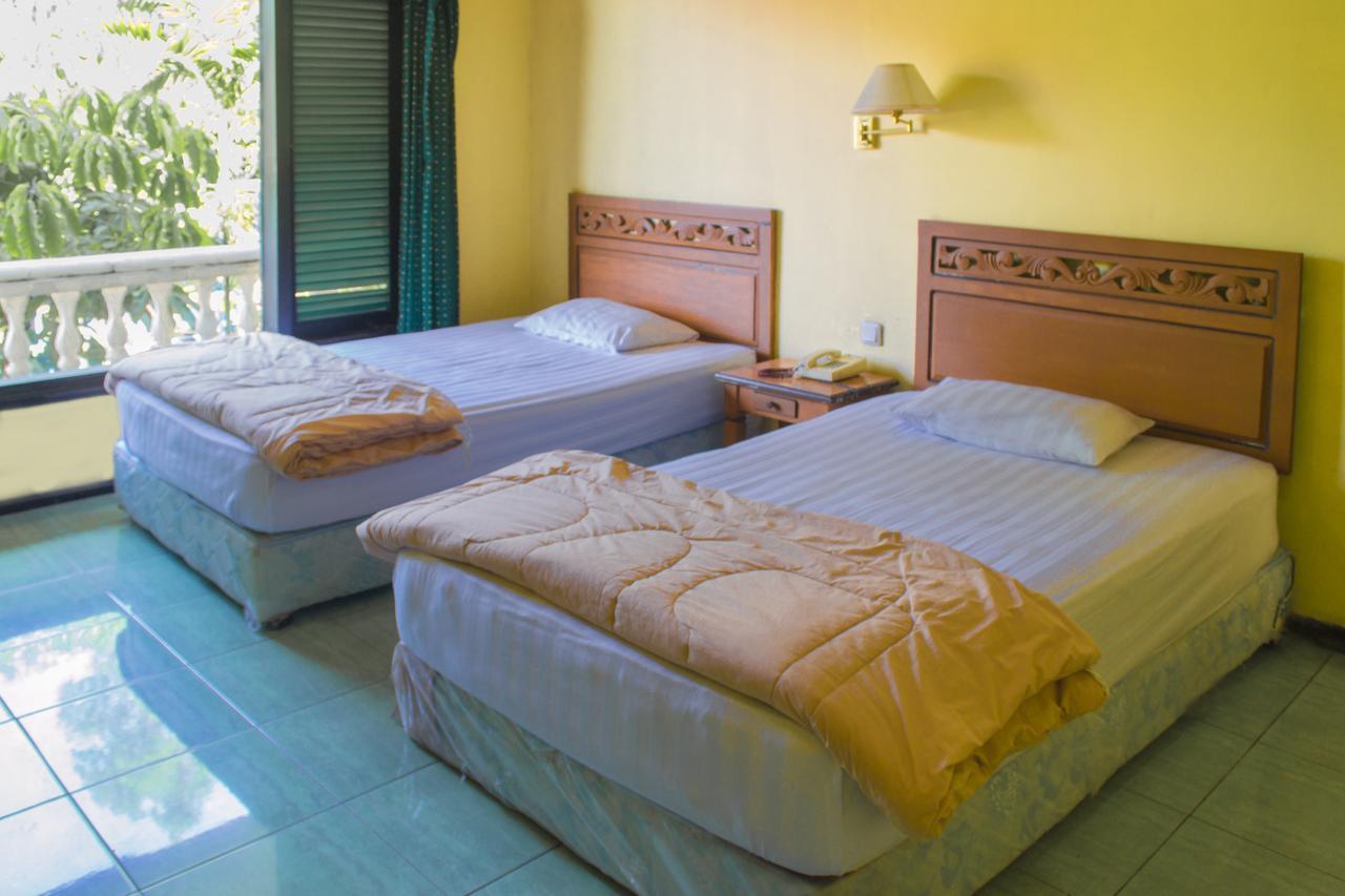 Foresta Inn Family Resort Prigen Exterior foto